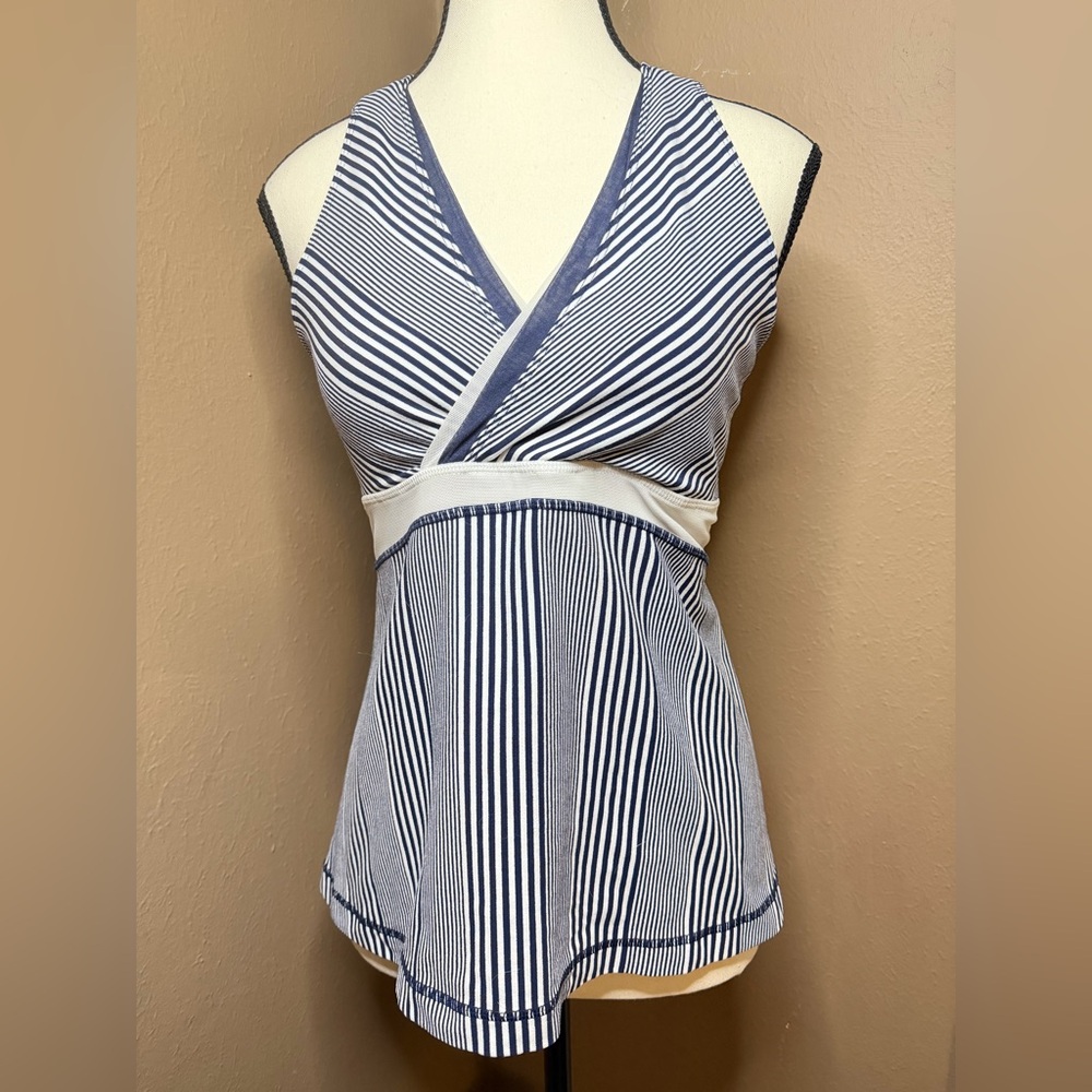 Lululemon White & Blue Striped Racerback Deep V-Neck Tank Built-In Bra Size 10